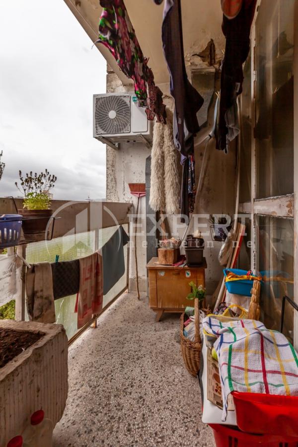 Slika 9 - Stan u zgradi, uknjižen, grejanje na struju, oglas ID p-012318