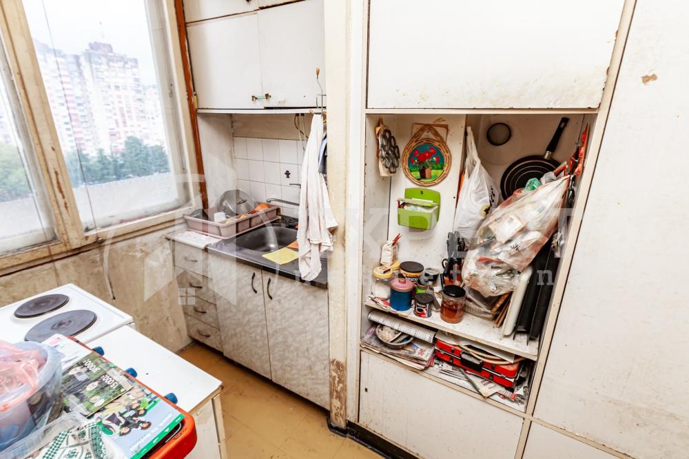 Slika 4 - Stan u zgradi, uknjižen, grejanje na struju, oglas ID p-012318