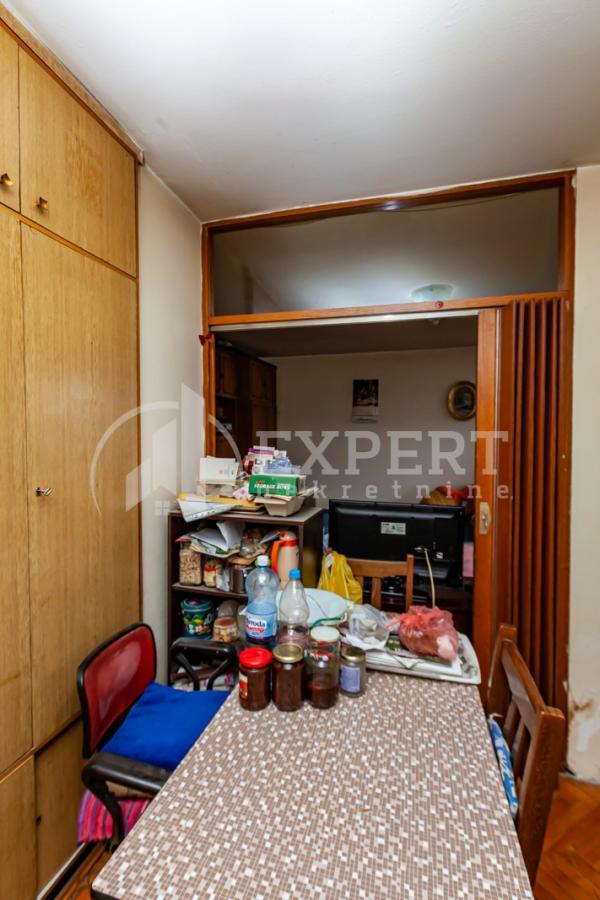 Slika 5 - Stan u zgradi, uknjižen, grejanje na struju, oglas ID p-012318