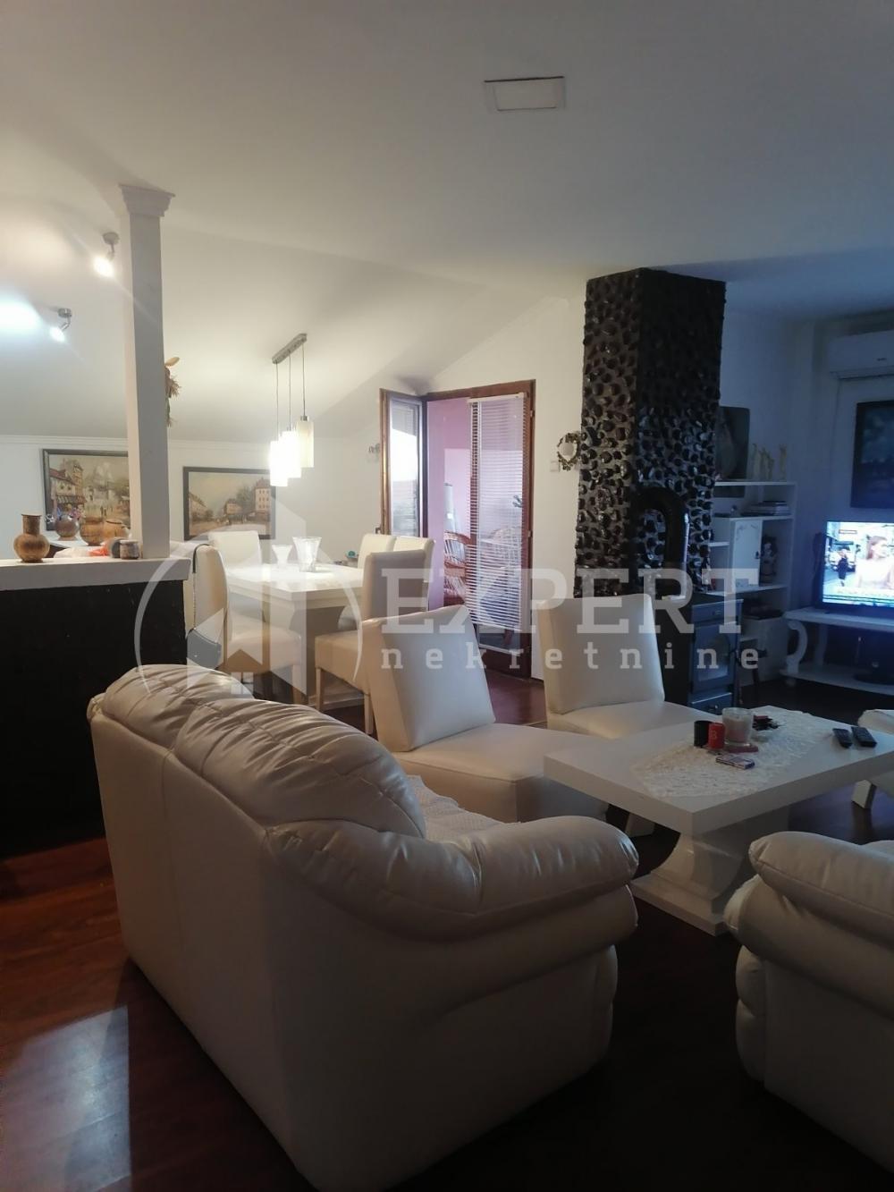 Glavna slika -Stan u zgradi, uknjižen, oglas ID p-012394