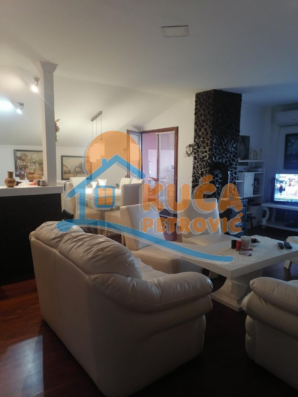 Glavna slika -Stan u zgradi, uknjižen, oglas ID p-012394