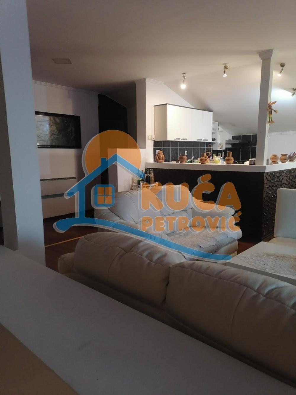 Slika 1 - Stan u zgradi, uknjižen, oglas ID p-012394