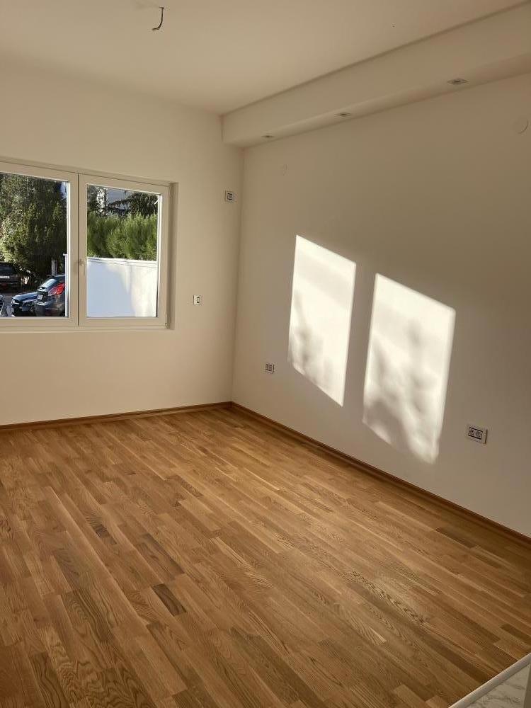 Slika 3 - Prodaja dvoiposobnog stana, Borova  Niš, terasa, parking