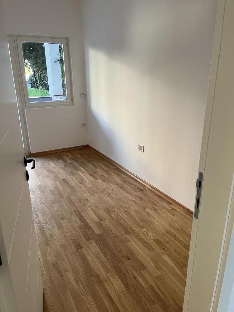 Slika 5 - Prodaja dvoiposobnog stana, Borova  Niš, terasa, parking