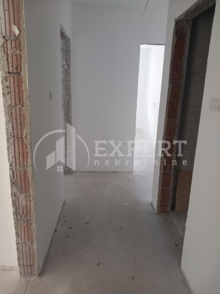 Slika 8 - Stan u zgradi, oglas ID p-011583