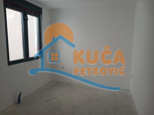 Slika 5 - Stan u zgradi, oglas ID p-011583