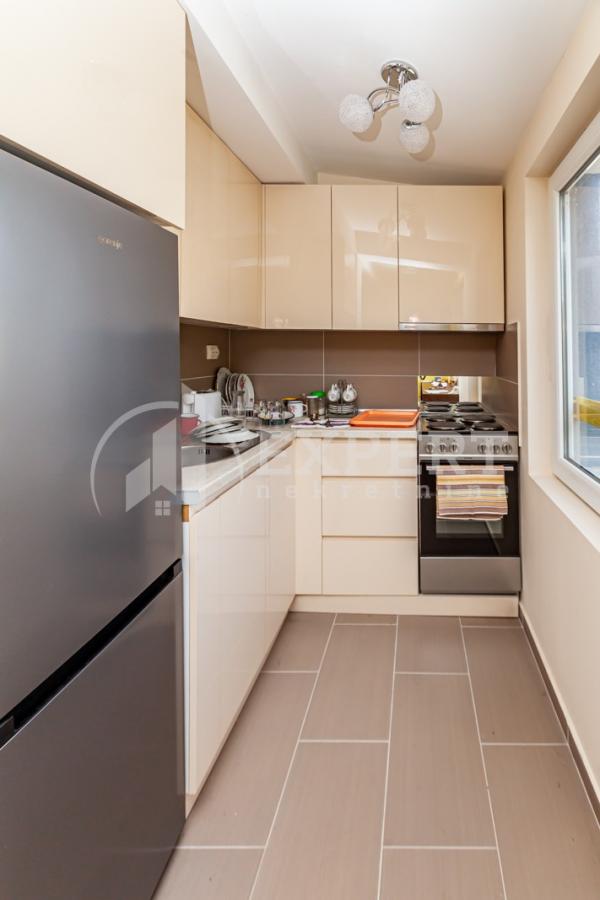 Slika 3 - Stan u zgradi, novogradnja, uknjižen, grejanje na struju, oglas ID p-012557