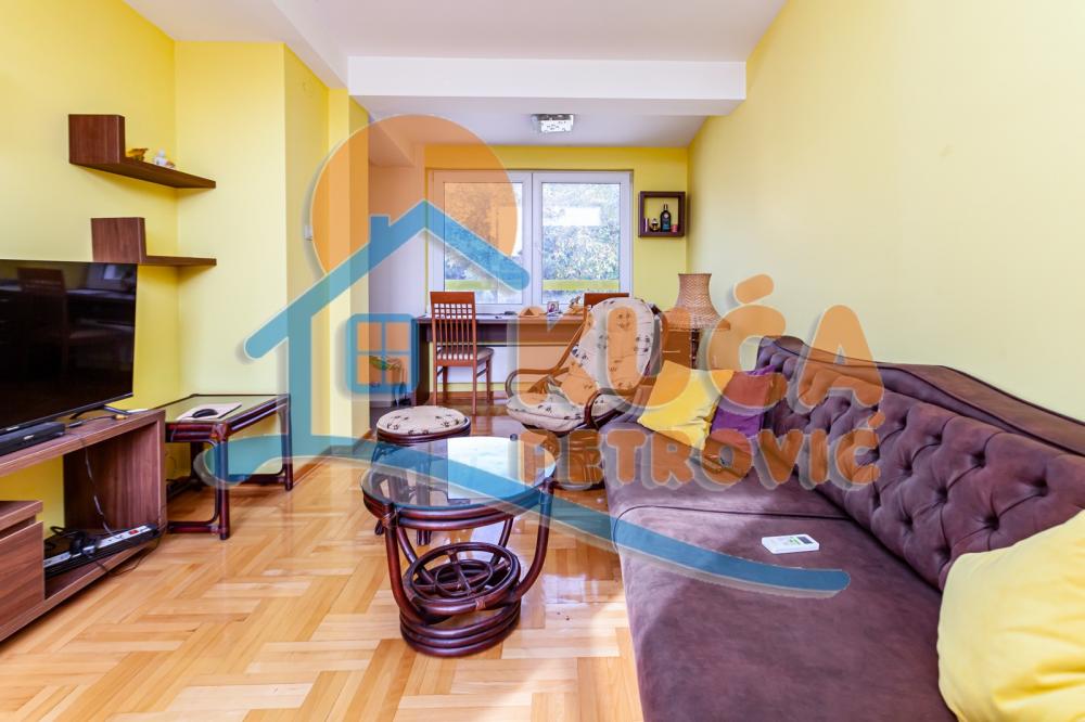 Slika 1 - Stan u zgradi, novogradnja, uknjižen, grejanje na struju, oglas ID p-012557