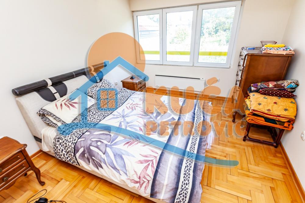 Slika 7 - Stan u zgradi, novogradnja, uknjižen, grejanje na struju, oglas ID p-012557