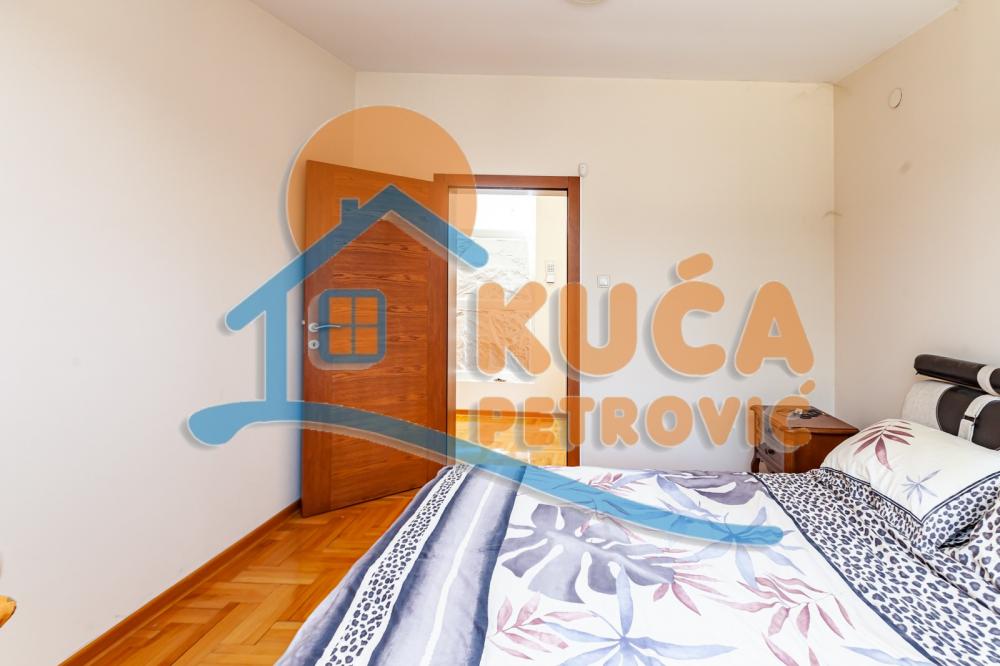 Slika 5 - Stan u zgradi, novogradnja, uknjižen, grejanje na struju, oglas ID p-012557