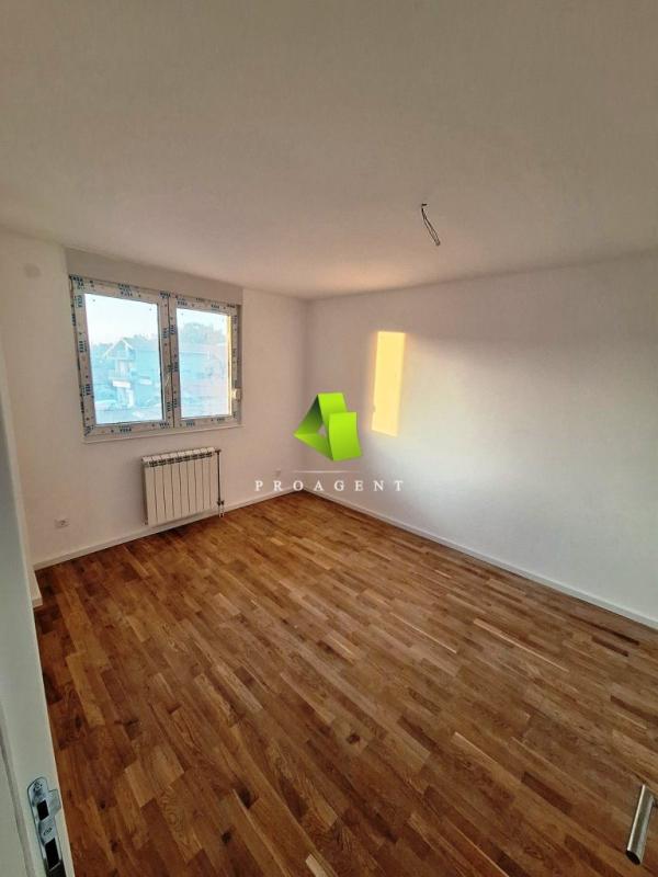 Slika 2 - Useljiv nov troiposoban stan sa PDV-om u širem centru ID#5666