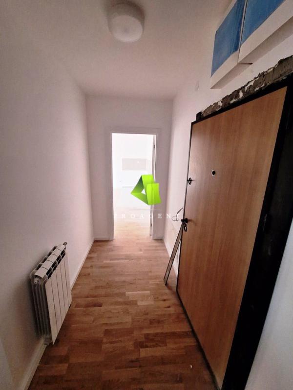 Slika 5 - Useljiv nov troiposoban stan sa PDV-om u širem centru ID#5666