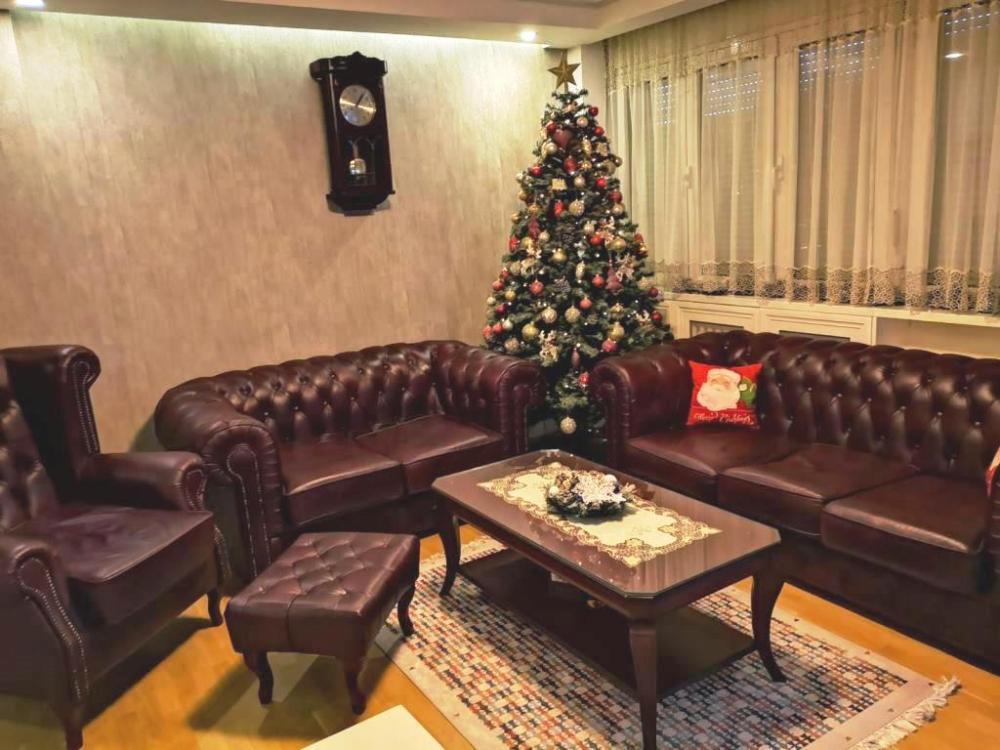 Glavna slika -Luksuzan trosoban stan sa nameštajem na atraktivnoj lokaciji ID#3109