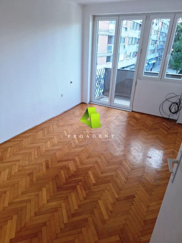 Slika 3 - Renoviran trosoban stan sa garažom u strogom centru ID#5718