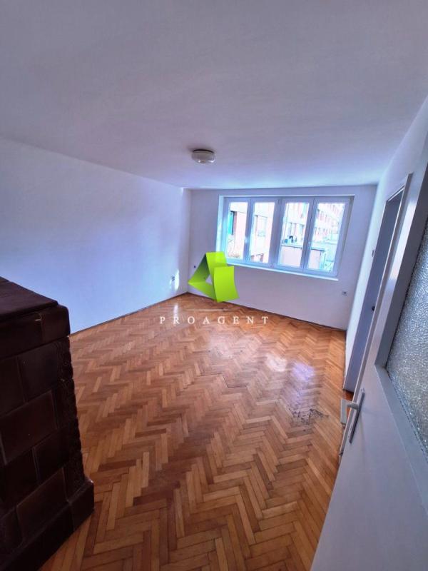 Slika 5 - Renoviran trosoban stan sa garažom u strogom centru ID#5718