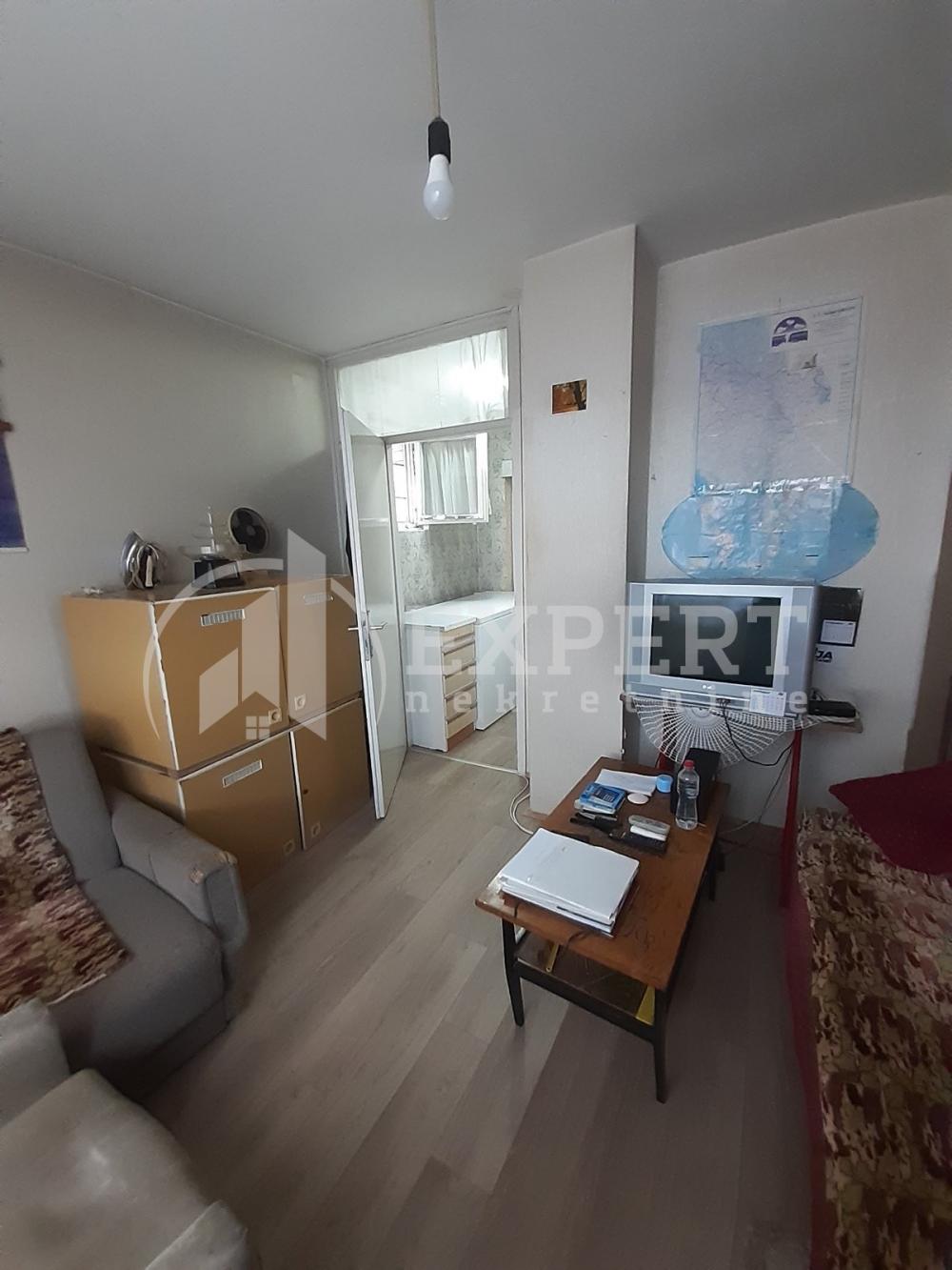 Slika 8 - Stan u zgradi, uknjižen, centralno grejanje, oglas ID p-012641