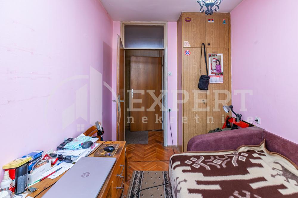 Slika 6 - Stan u zgradi, uknjižen, centralno grejanje, oglas ID p-012687