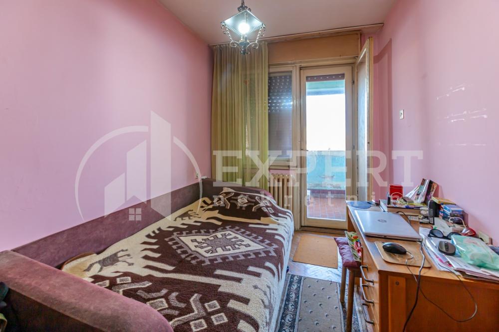 Slika 5 - Stan u zgradi, uknjižen, centralno grejanje, oglas ID p-012687