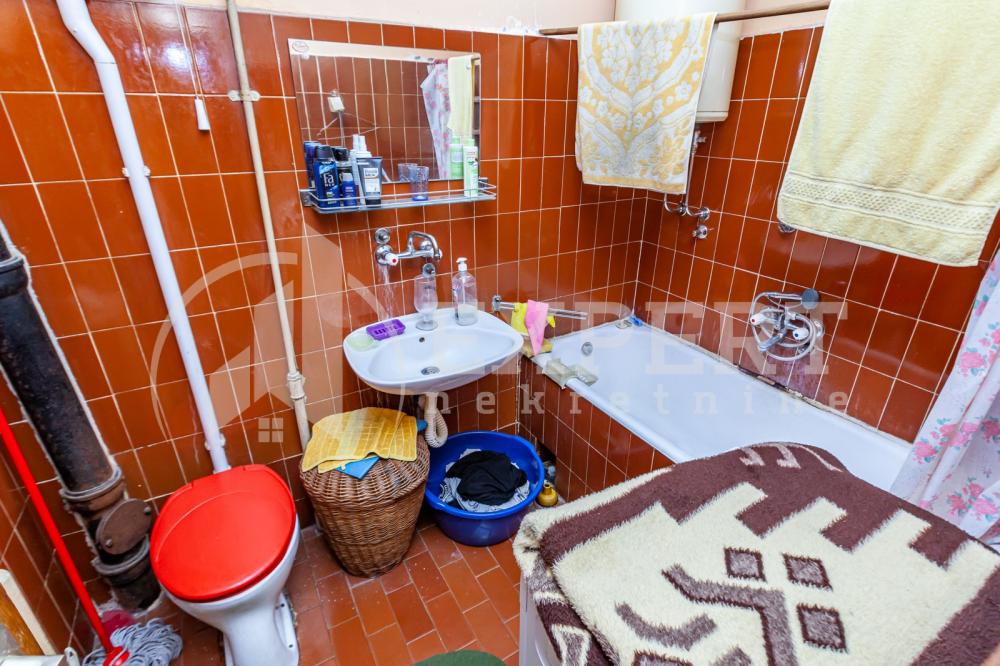 Slika 7 - Stan u zgradi, uknjižen, centralno grejanje, oglas ID p-012687