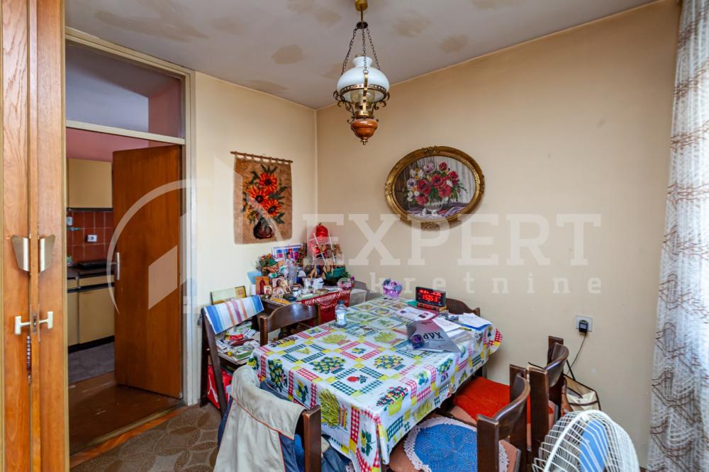 Slika 3 - Stan u zgradi, uknjižen, centralno grejanje, oglas ID p-012687