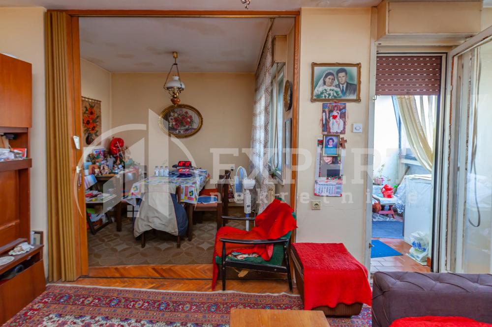 Slika 2 - Stan u zgradi, uknjižen, centralno grejanje, oglas ID p-012687