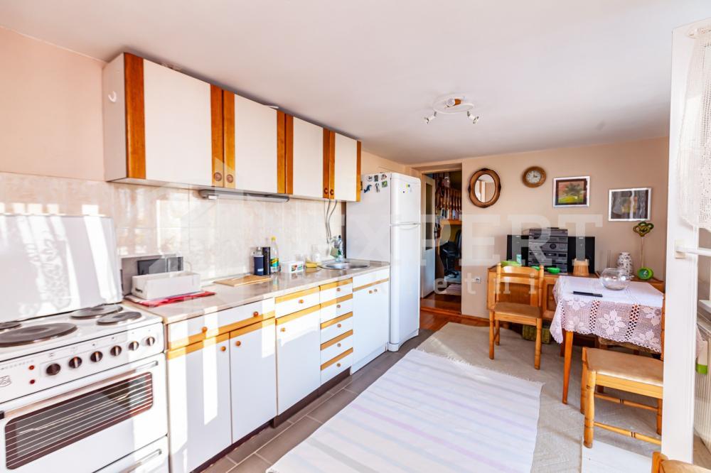 Glavna slika -Stan u zgradi, oglas ID p-012602