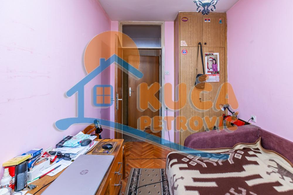 Slika 6 - Stan u zgradi, uknjižen, centralno grejanje, oglas ID p-012687