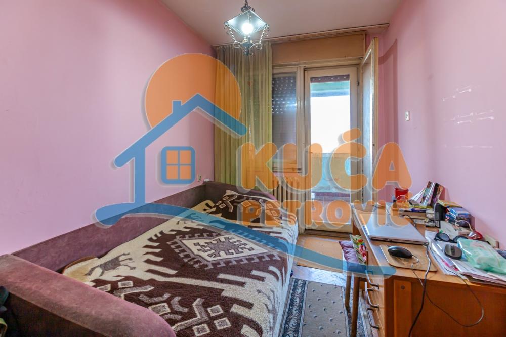 Slika 5 - Stan u zgradi, uknjižen, centralno grejanje, oglas ID p-012687