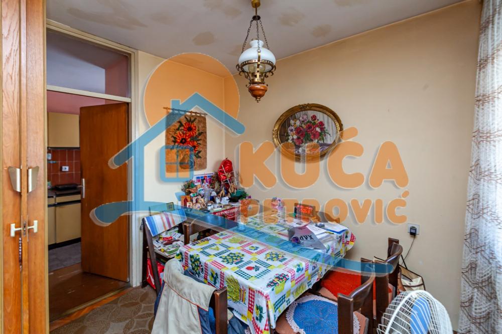 Slika 3 - Stan u zgradi, uknjižen, centralno grejanje, oglas ID p-012687