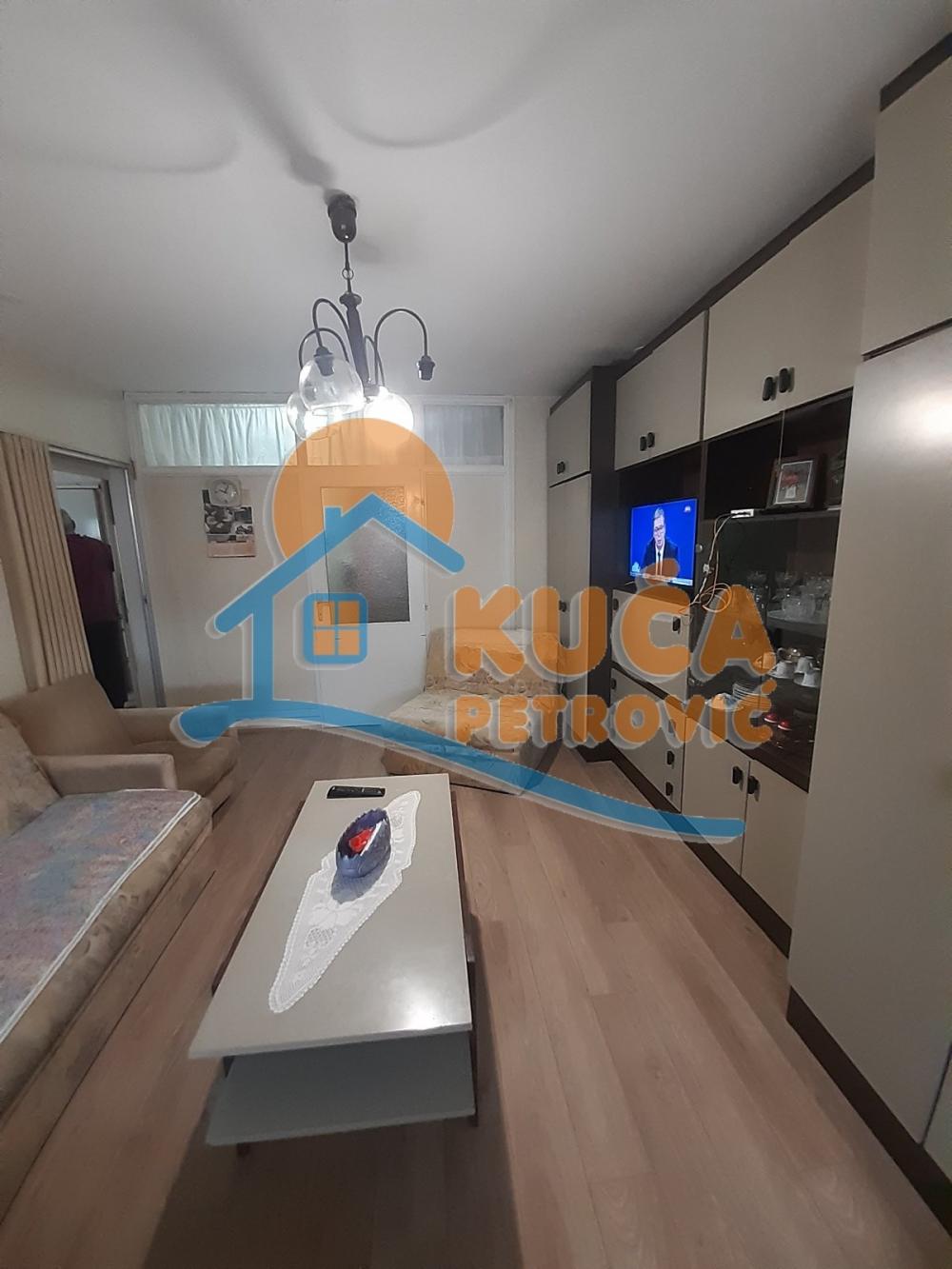 Slika 1 - Stan u zgradi, uknjižen, centralno grejanje, oglas ID p-012641