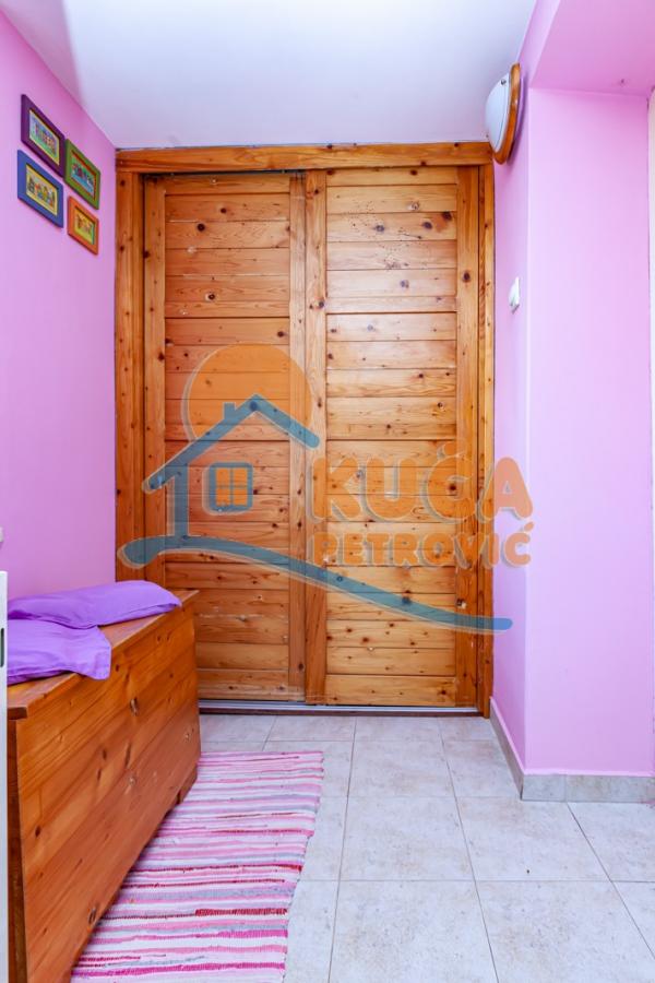 Slika 3 - Stan u zgradi, oglas ID p-012602