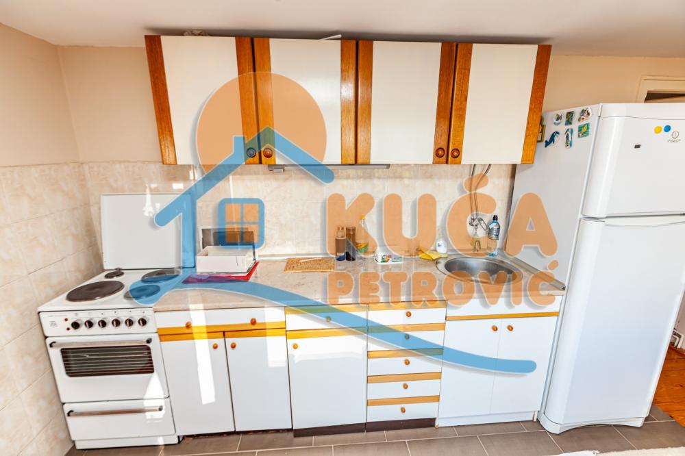 Slika 1 - Stan u zgradi, oglas ID p-012602