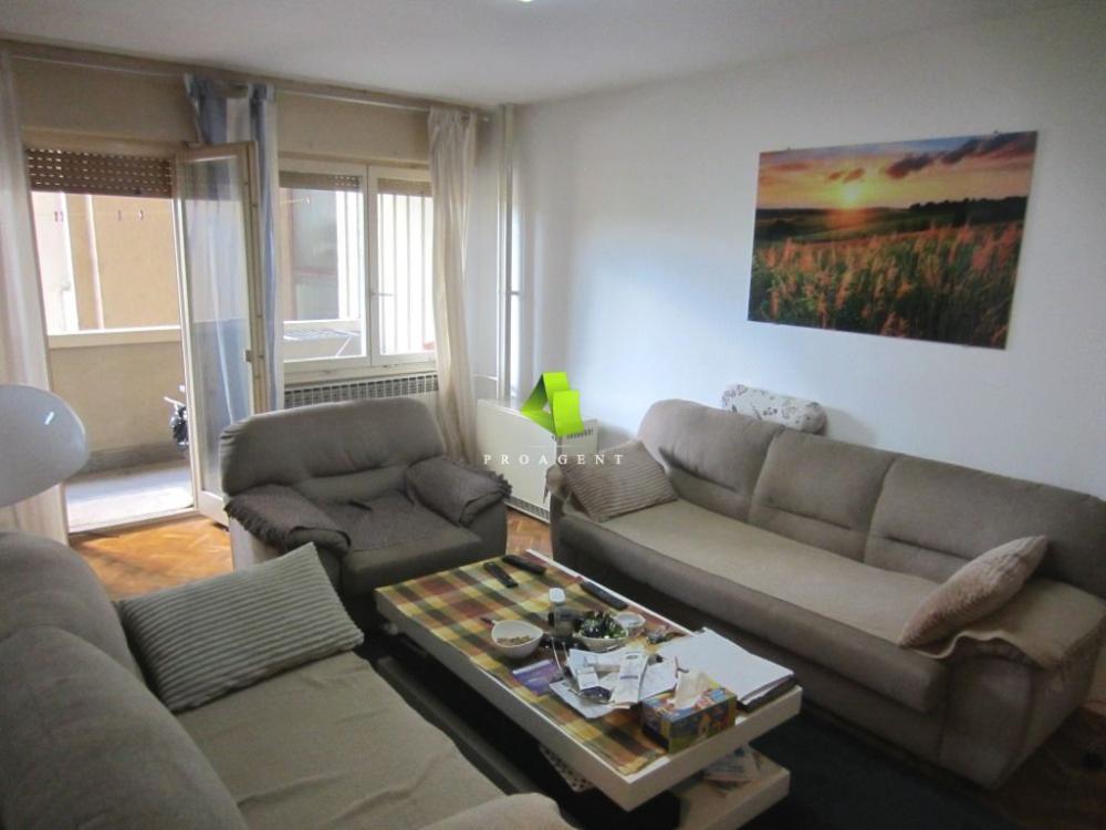 Glavna slika -Četvorosoban stan sa nameštajem u centru ID#4468