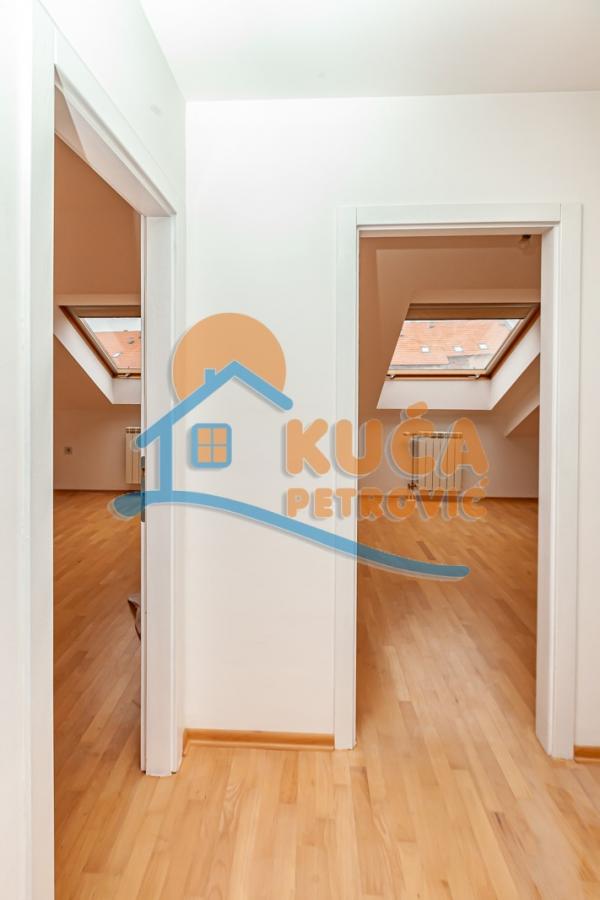 Slika 11 - Stan u zgradi, novogradnja, uknjižen, etažno grejanje, oglas ID p-012772