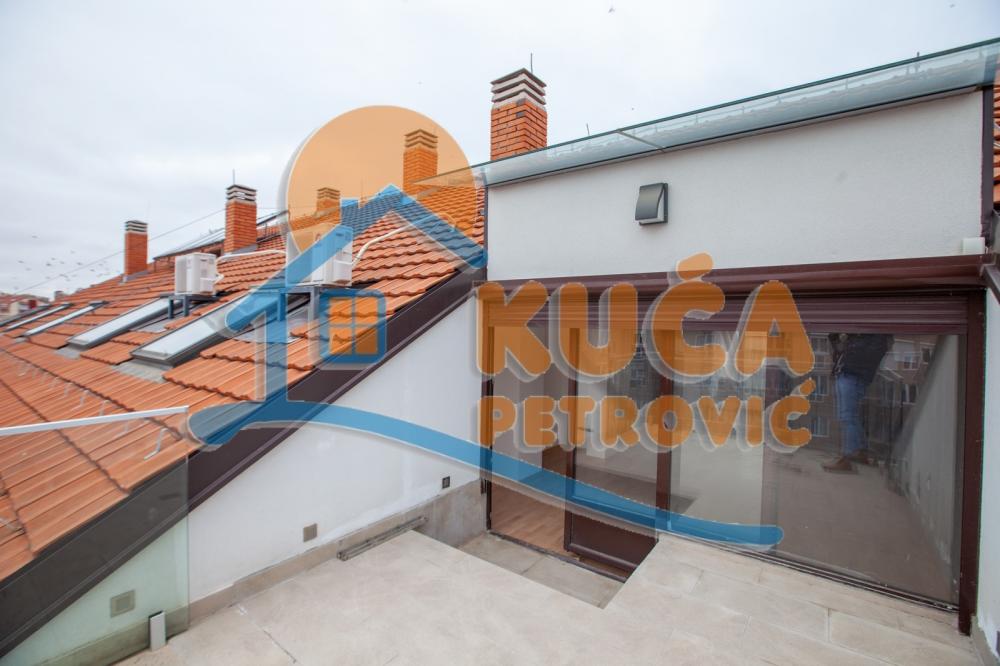 Slika 3 - Stan u zgradi, novogradnja, uknjižen, etažno grejanje, oglas ID p-012772