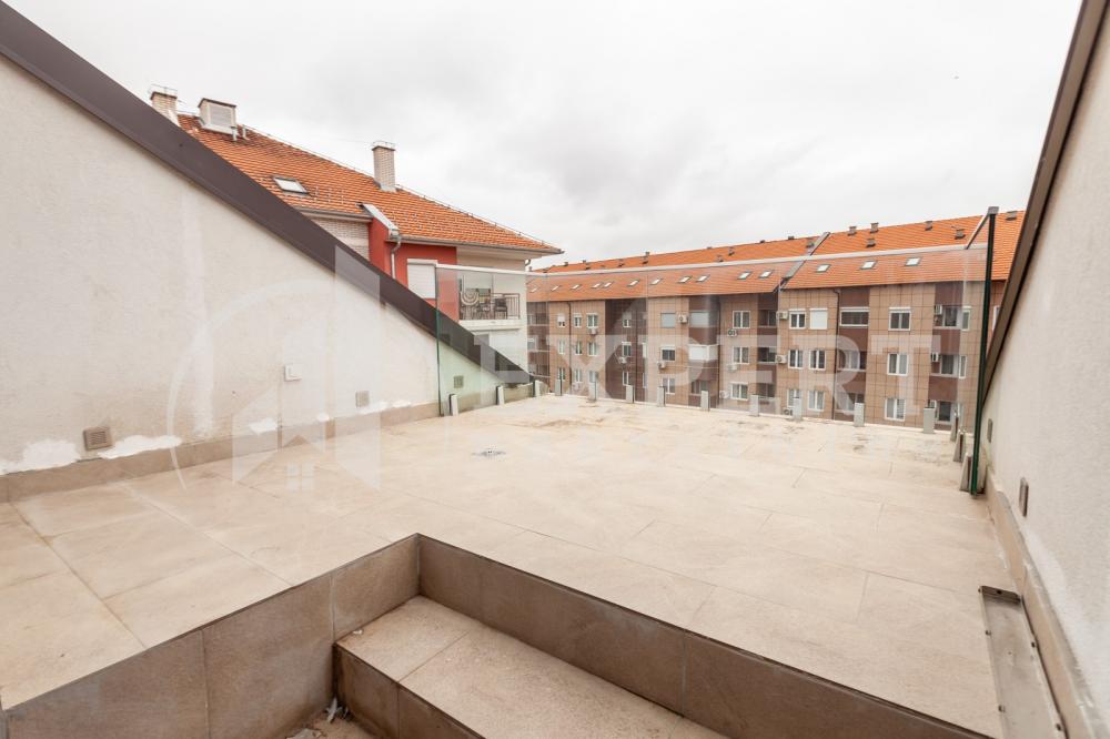 Slika 4 - Stan u zgradi, novogradnja, uknjižen, etažno grejanje, oglas ID p-012772