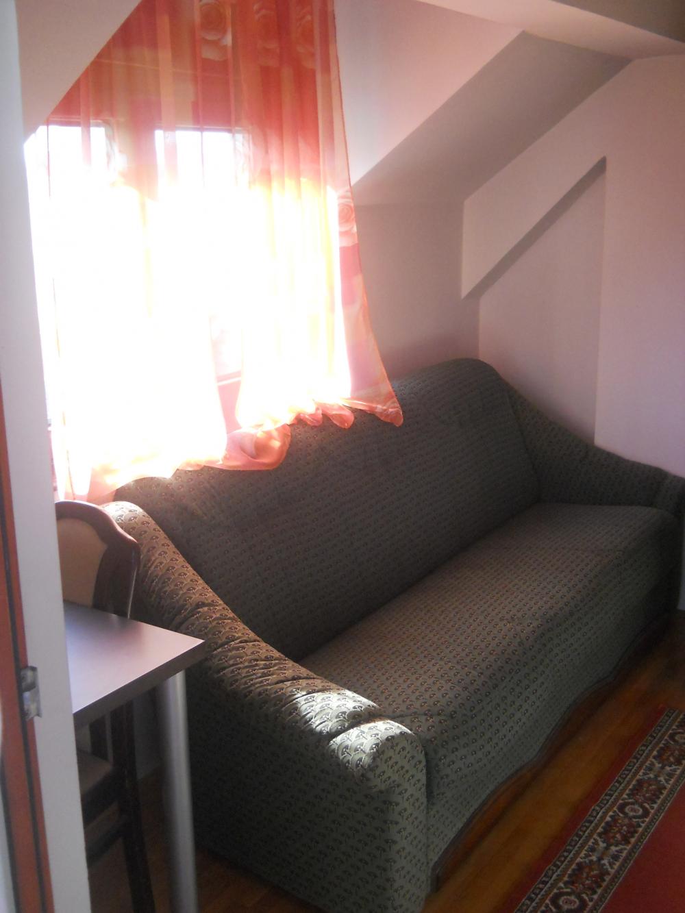 Slika 5 - Prodaja trosobnog stana, Vojvode Mišića Niš, terasa, lift