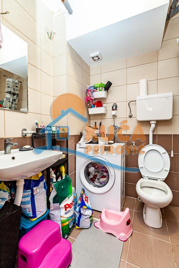 Slika 3 - Stan u zgradi, novogradnja, uknjižen, centralno grejanje, oglas ID p-010246