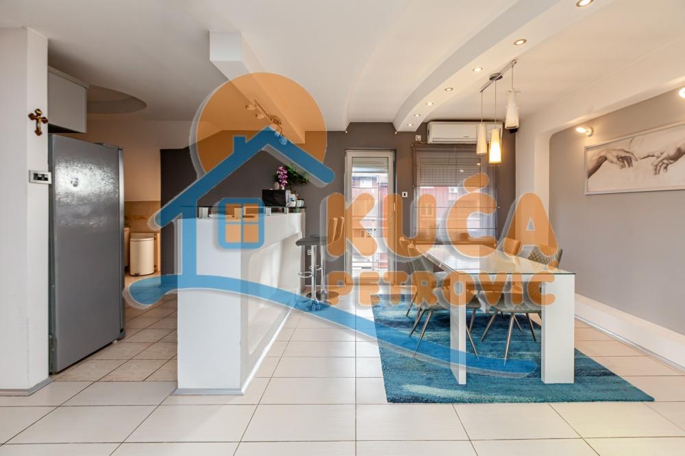 Slika 4 - Stan u zgradi, novogradnja, uknjižen, etažno grejanje, oglas ID p-012882