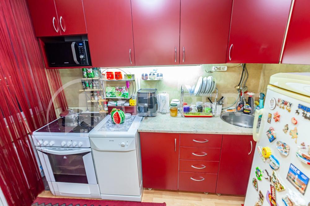 Slika 3 - Stan u zgradi, uknjižen, centralno grejanje, oglas ID p-013010