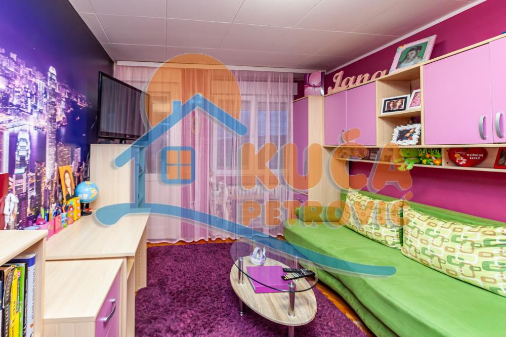 Slika 7 - Stan u zgradi, uknjižen, centralno grejanje, oglas ID p-013010