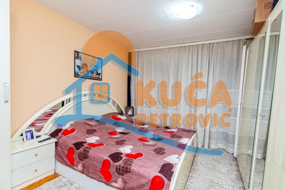 Slika 5 - Stan u zgradi, uknjižen, centralno grejanje, oglas ID p-013010