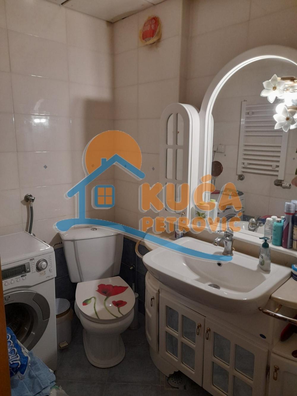 Slika 7 - Stan u zgradi, uknjižen, centralno grejanje, oglas ID p-013009