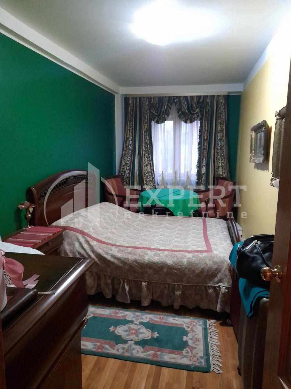 Slika 8 - Stan u zgradi, uknjižen, centralno grejanje, oglas ID p-013009