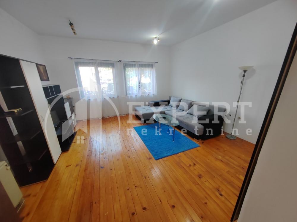 Glavna slika -Stan u zgradi, uknjižen, oglas ID p-012967