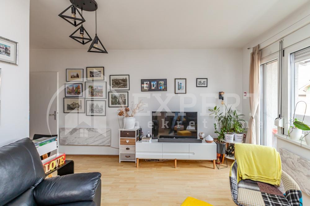 Slika 5 - Stan u zgradi, uknjižen, grejanje na struju, oglas ID p-013072