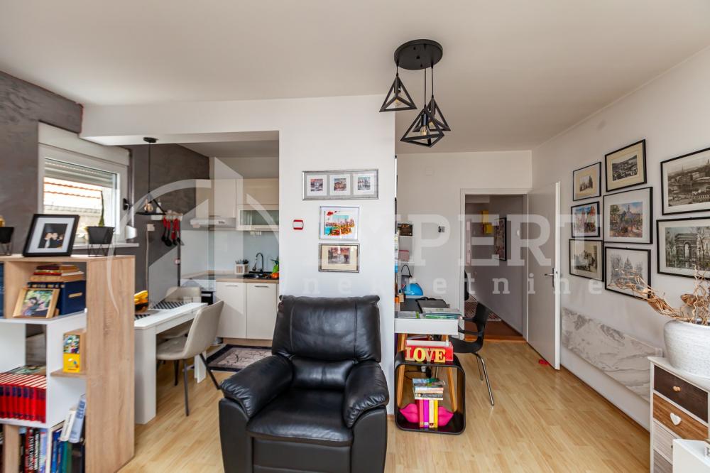 Slika 2 - Stan u zgradi, uknjižen, grejanje na struju, oglas ID p-013072