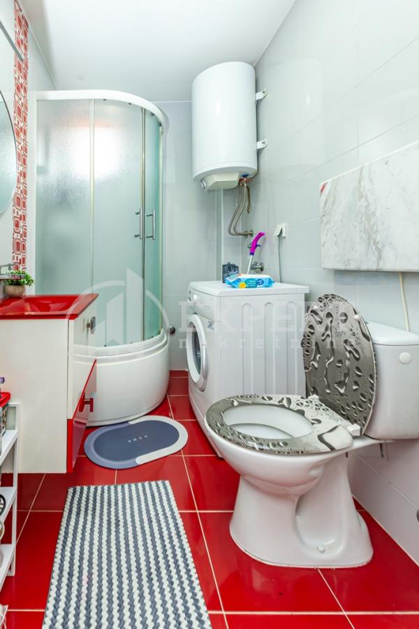 Slika 9 - Stan u zgradi, uknjižen, grejanje na struju, oglas ID p-013072