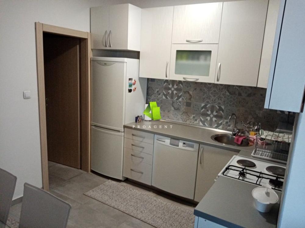 Slika 4 - Odličan trosoban sa stvarima u centru ID#5943