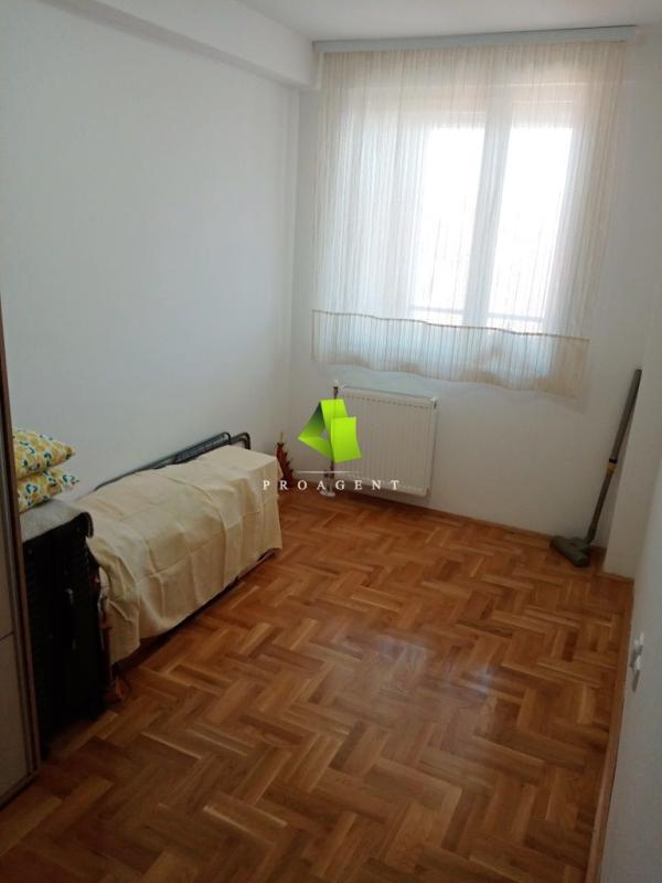 Slika 10 - Odličan trosoban sa stvarima u centru ID#5943